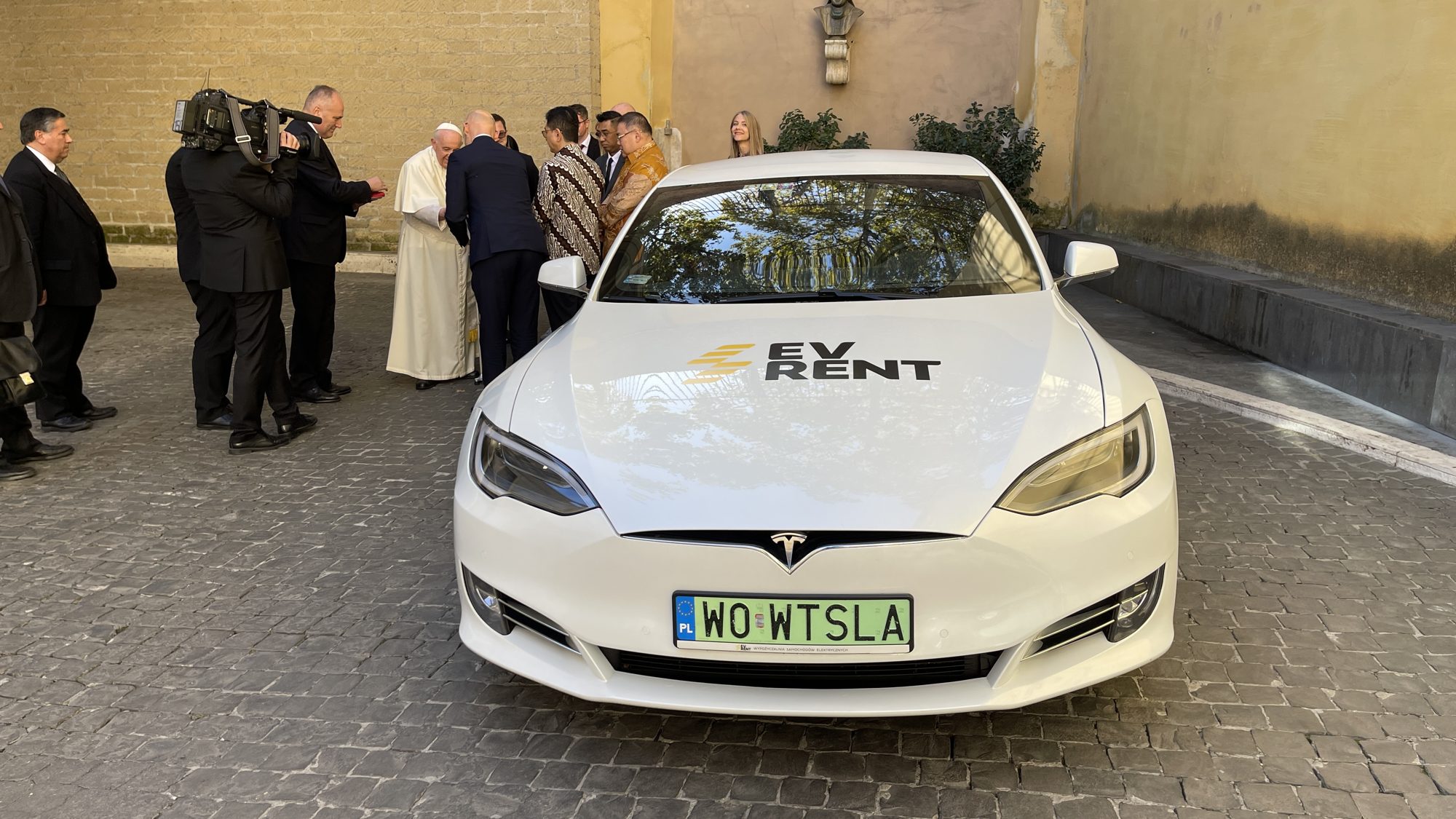 Tesla Daniela Grzyba w Watykanie